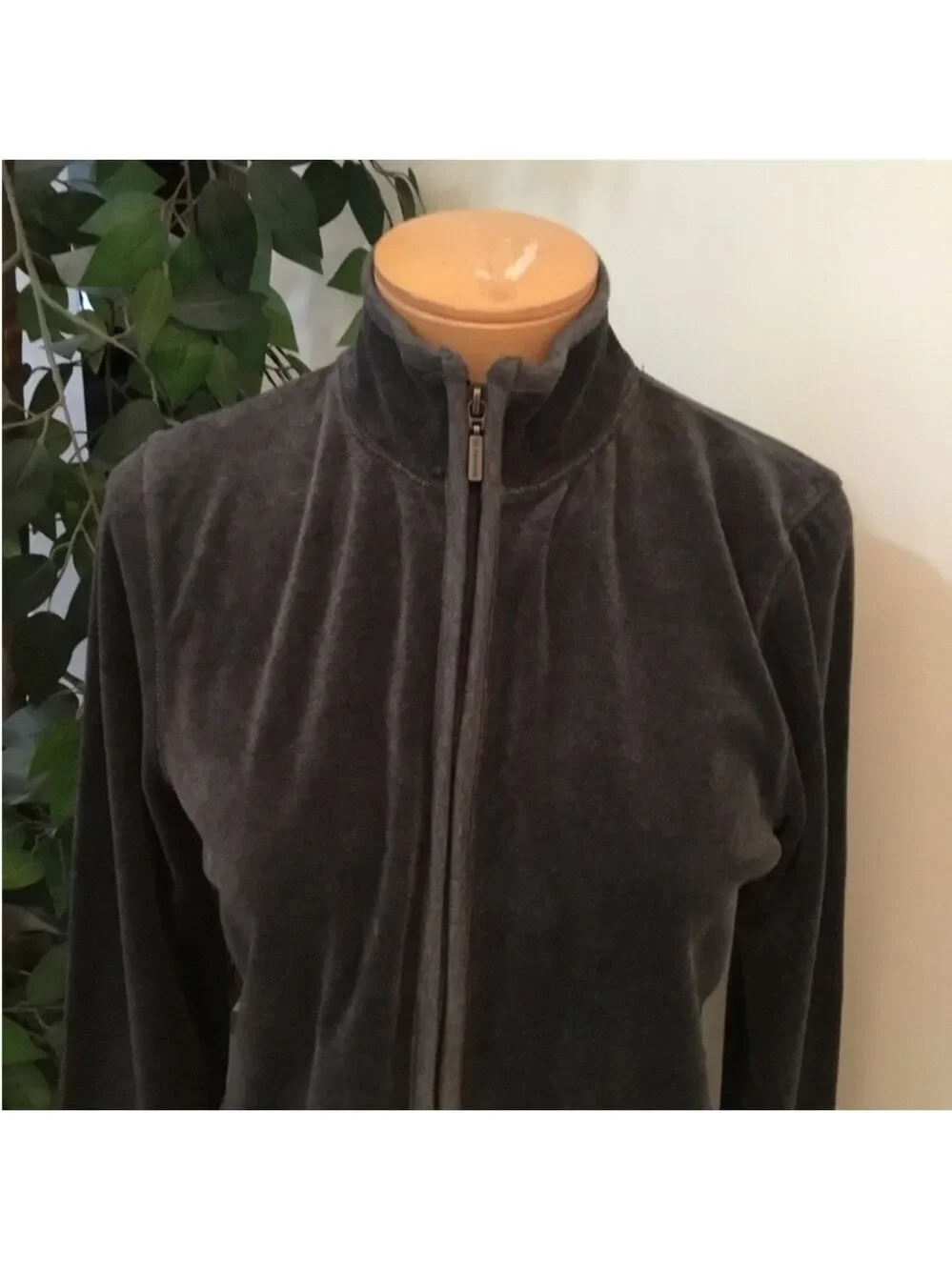 Liz Claiborne Woman’s medium full zip jacket high neck dark gray velour